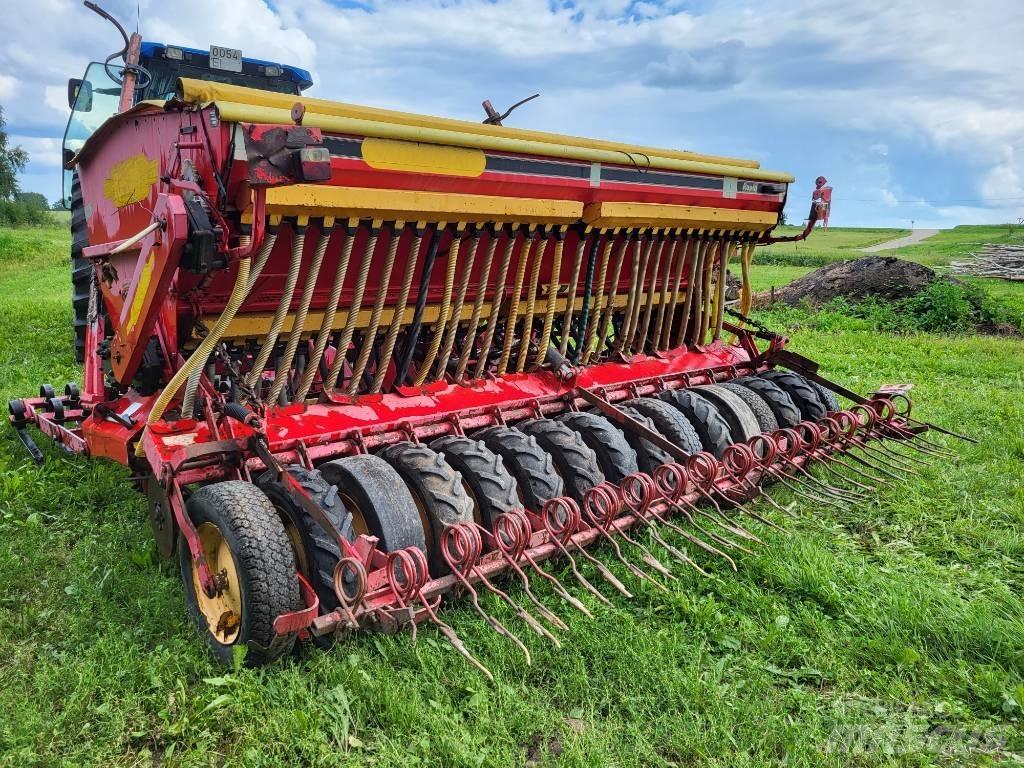 Väderstad Rapid400C Perforatrici