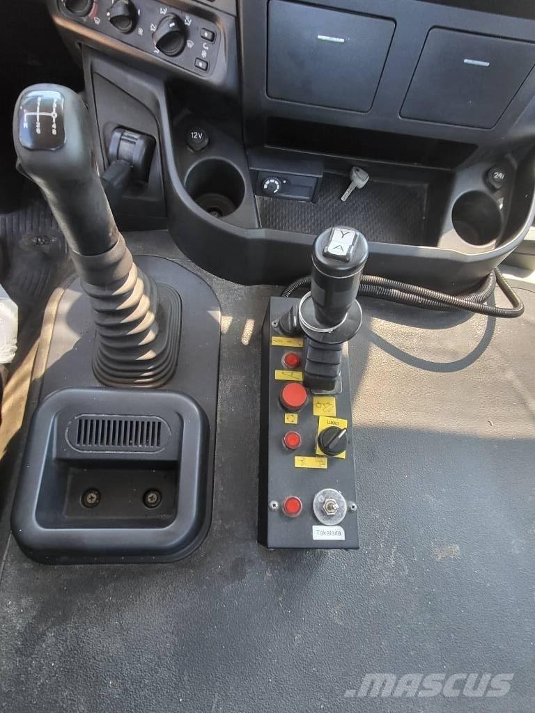 Iveco Stralis-360 Autocarro pianale / argano