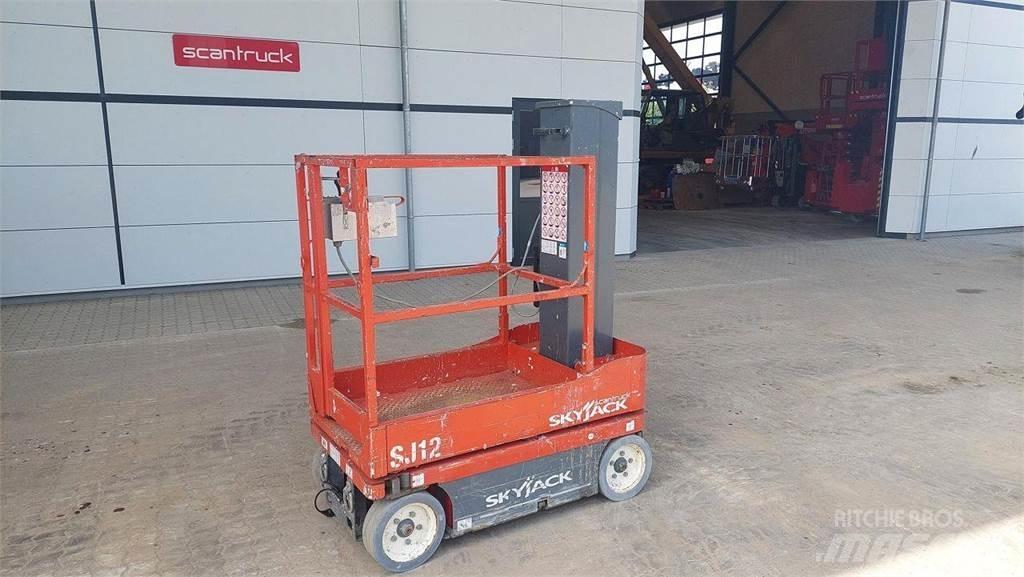 SkyJack SJ12 Sollevatori verticali