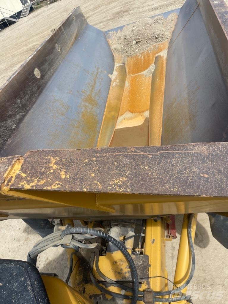 CAT 725 Dumpers articolati