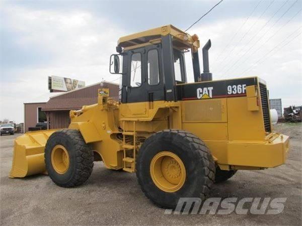 CAT 936 F Pale gommate
