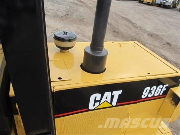 CAT 936 F Pale gommate
