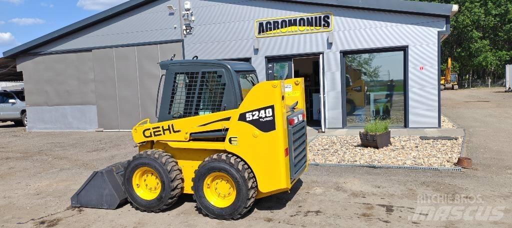 Gehl 5240 TURBO Mini Pale Gommate