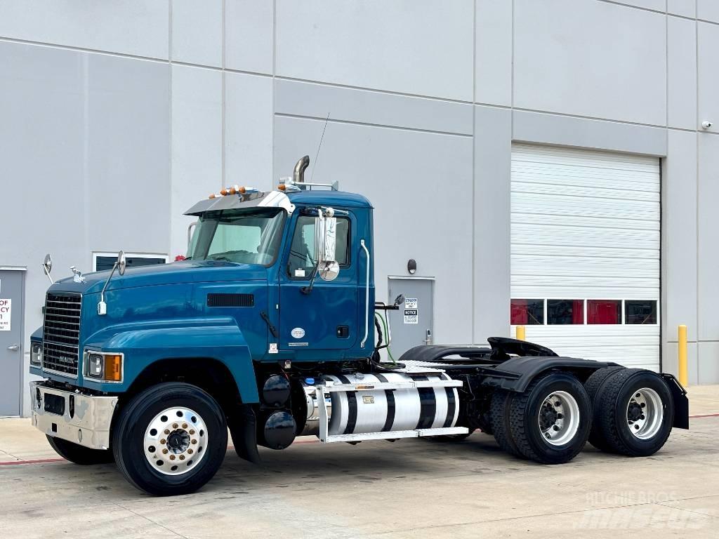 Mack Pinnacle Motrici e Trattori Stradali
