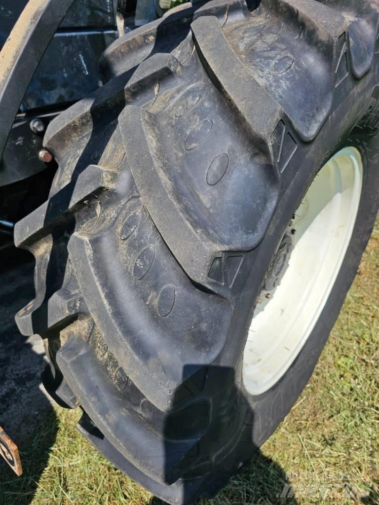 New Holland TM 140 Trattori