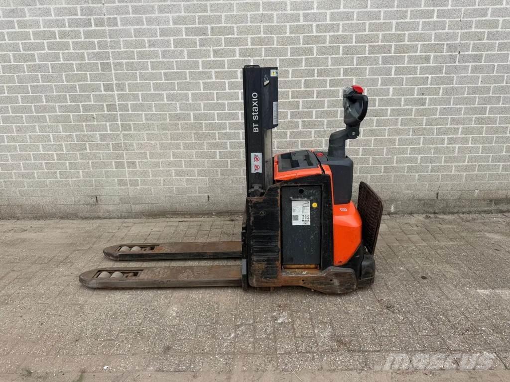 Toyota SWE200D Transpallet uomo a terra