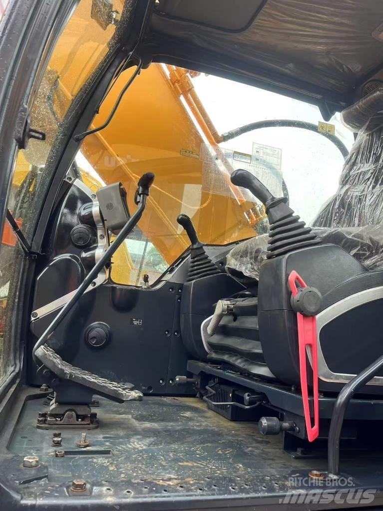 Hyundai R220LC-9S Escavatori gommati