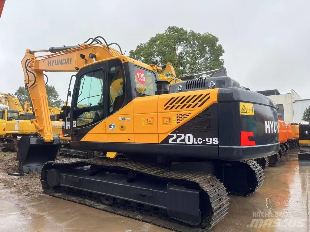 Hyundai R220LC-9S Escavatori gommati