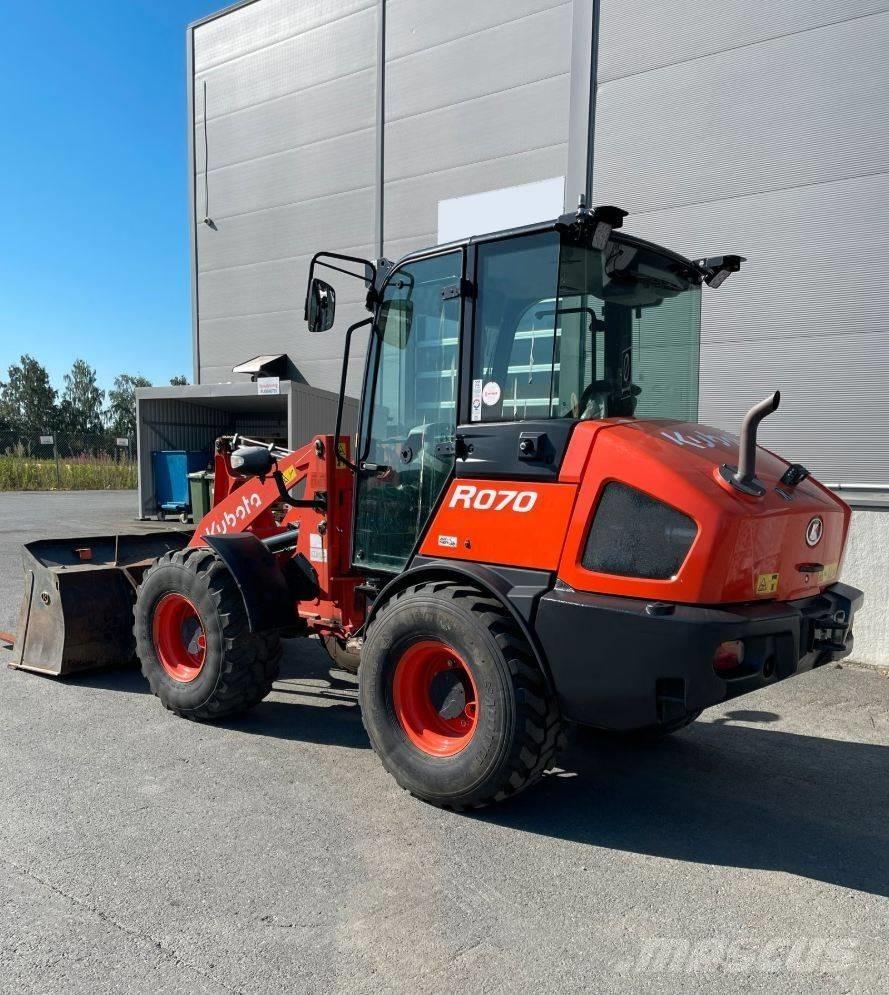 Kubota R 070 HW Pale gommate