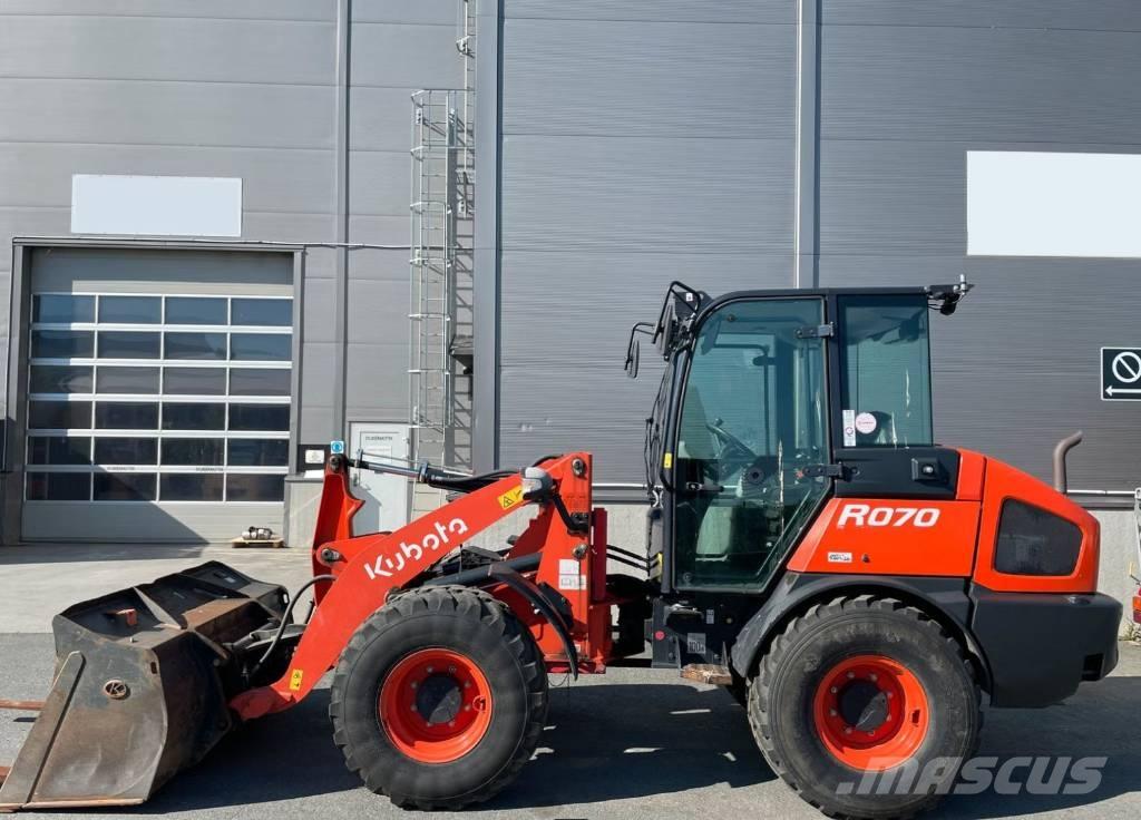 Kubota R 070 HW Pale gommate