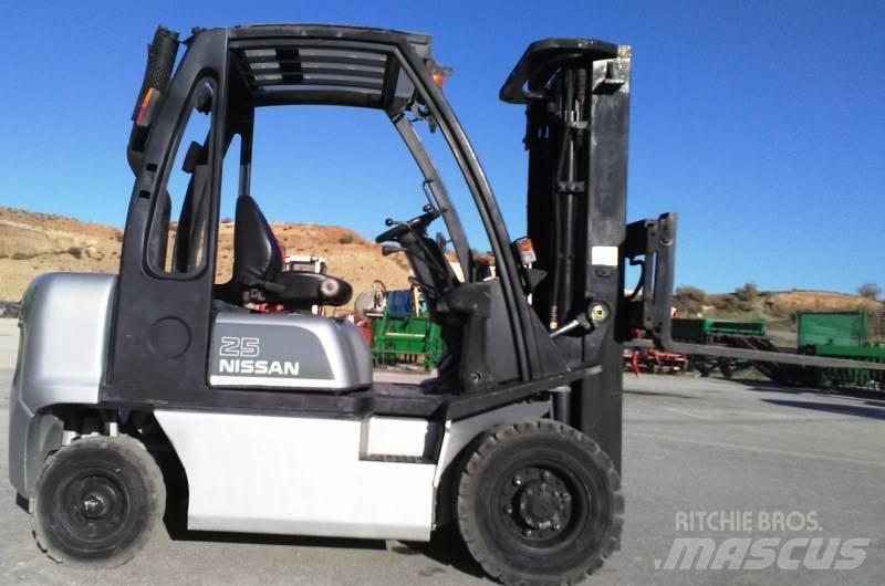 Nissan FD02A25Q Carrelli elevatori diesel