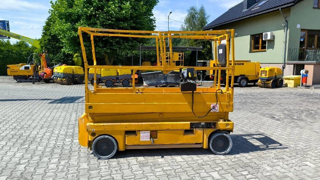 Haulotte Compact 8 Piattaforme a pantografo