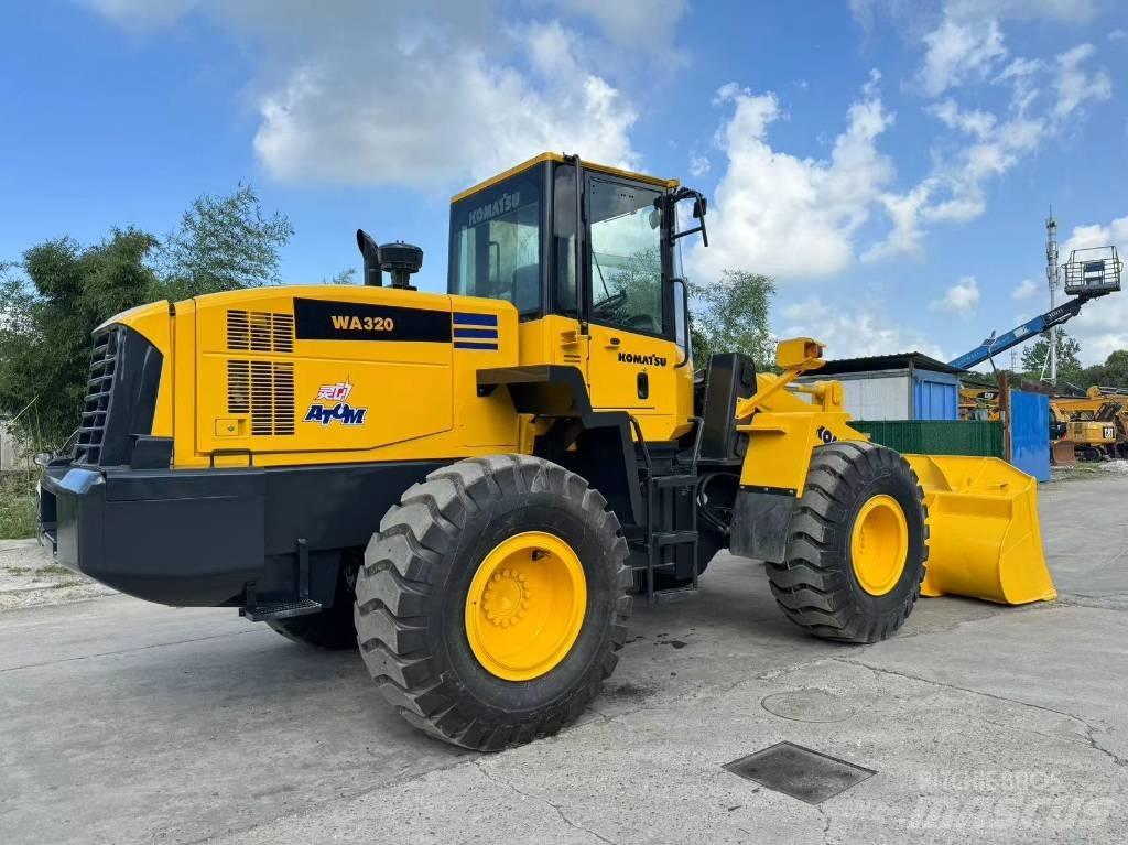 Komatsu WA 320-5 Pale gommate