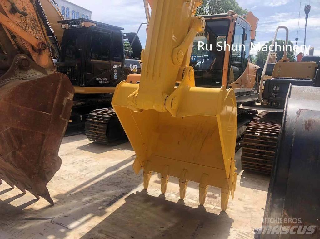 Komatsu PC220-7 Escavatori cingolati