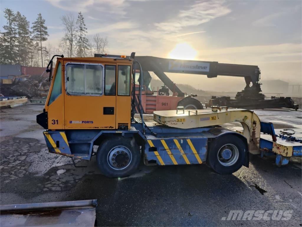 Sisu TR 180 AL 2 Trattori portuali