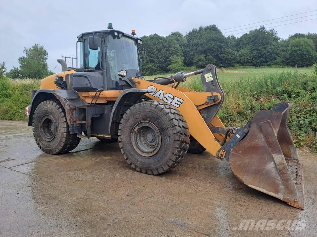 CASE 821g Pale gommate