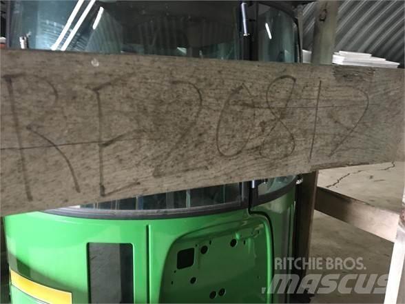 John Deere  Cabine e interni