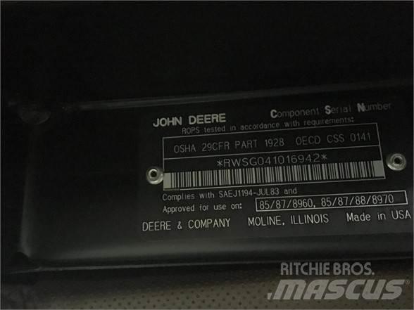 John Deere  Cabine e interni