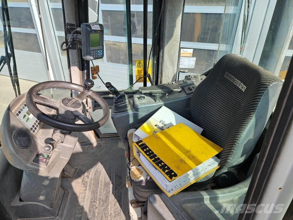 Liebherr L538 Pale gommate