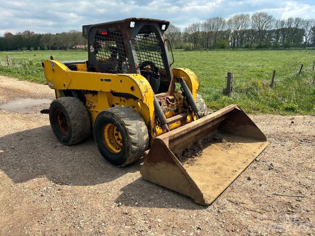 Gehl V 400 Mini Pale Gommate