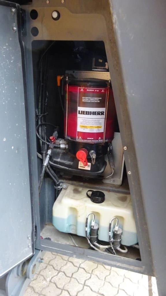 Liebherr L566 xPower Pale gommate