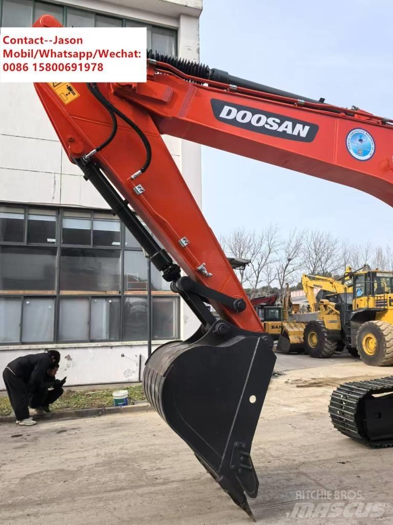 Doosan DX 225 LCA Escavatori cingolati