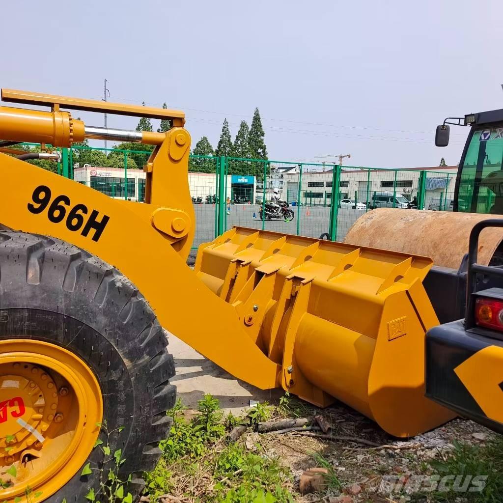 CAT 966 H Pale gommate