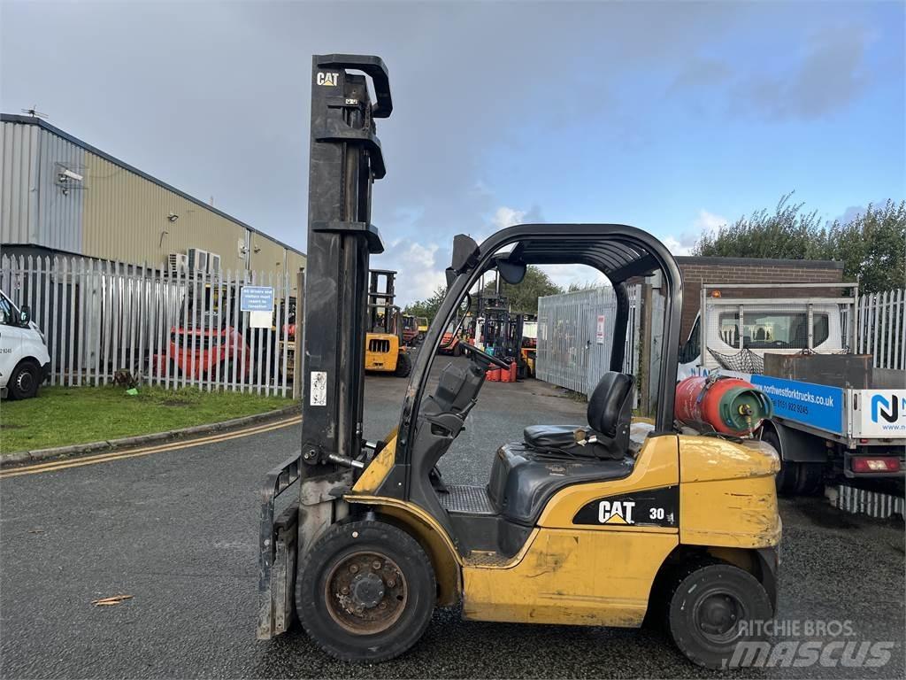 CAT GP30N Carrelli elevatori GPL