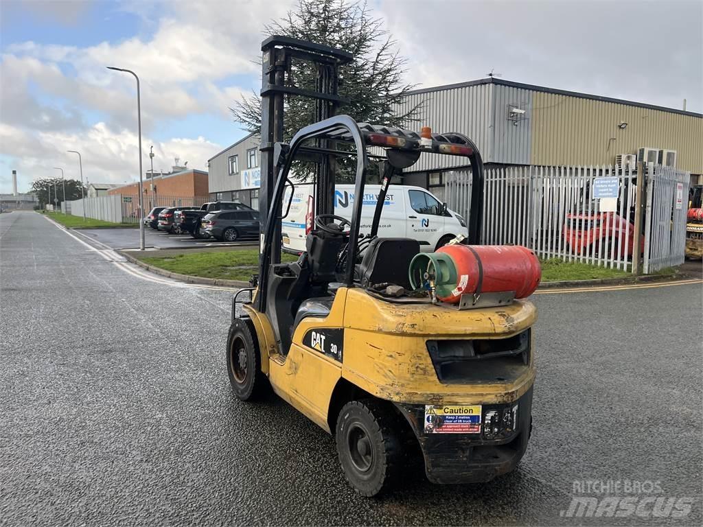 CAT GP30N Carrelli elevatori GPL