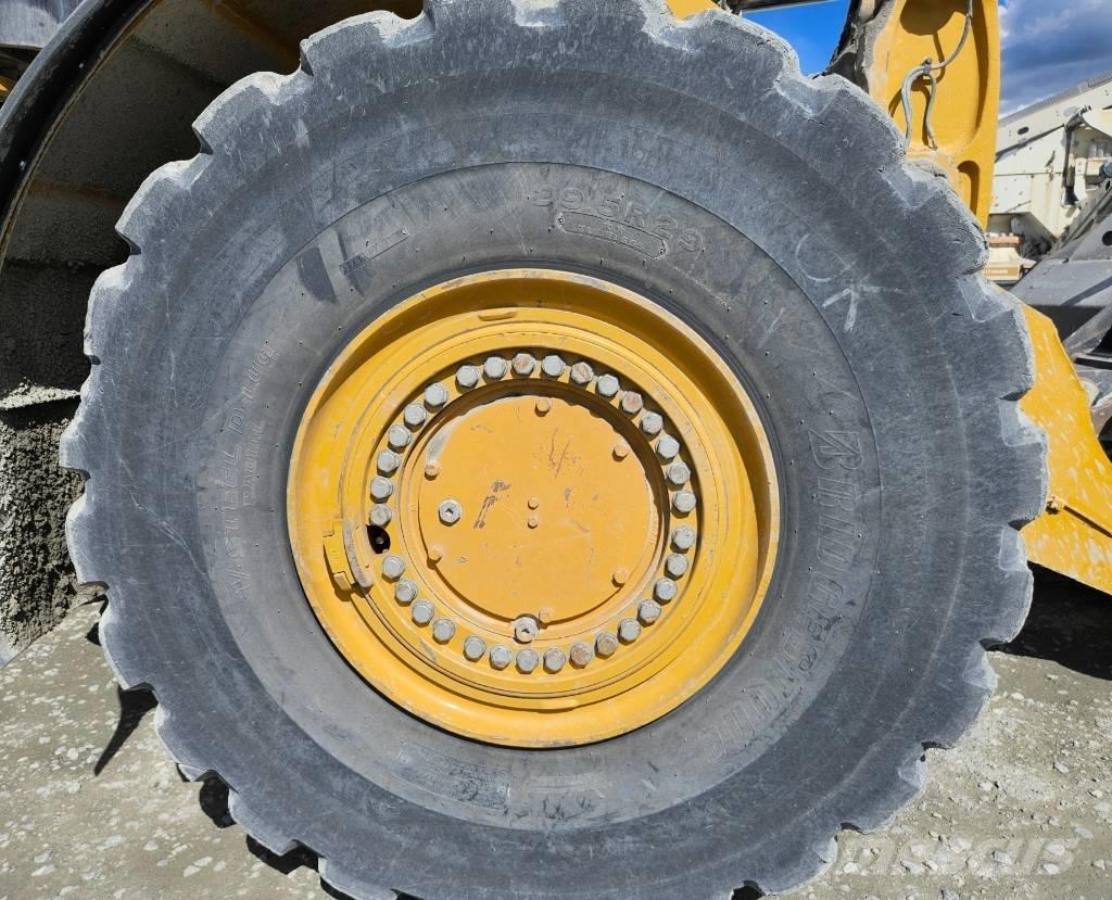 CAT 982 M Pale gommate