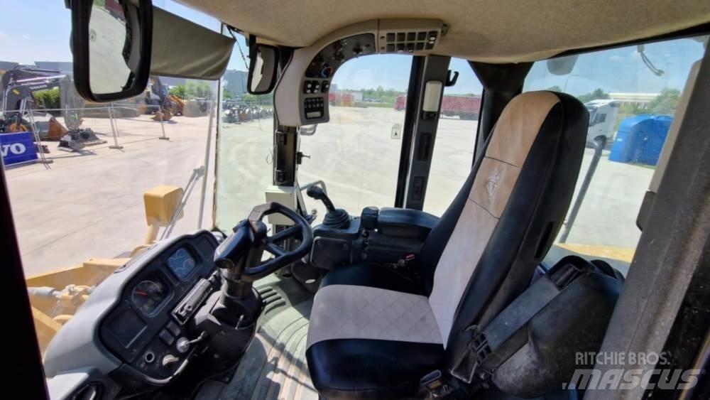 CAT 962H Pale gommate