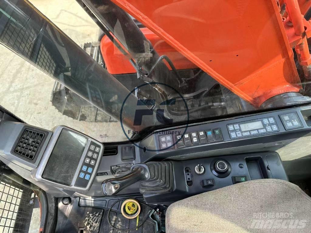 Doosan DX 140 Escavatori cingolati