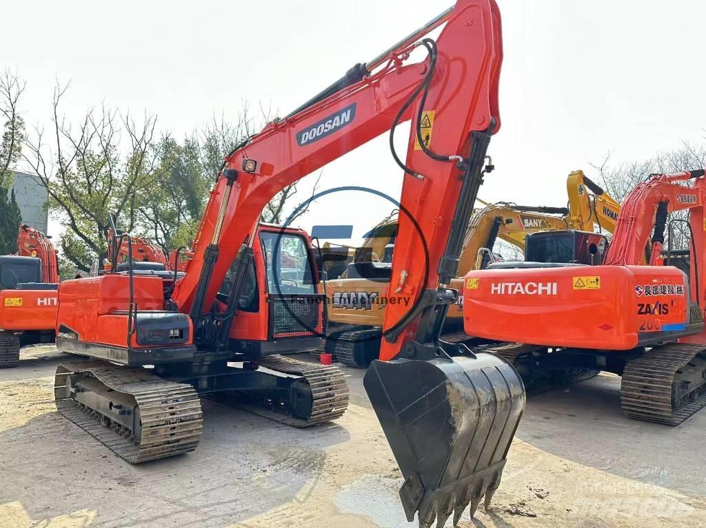 Doosan DX 140 Escavatori cingolati
