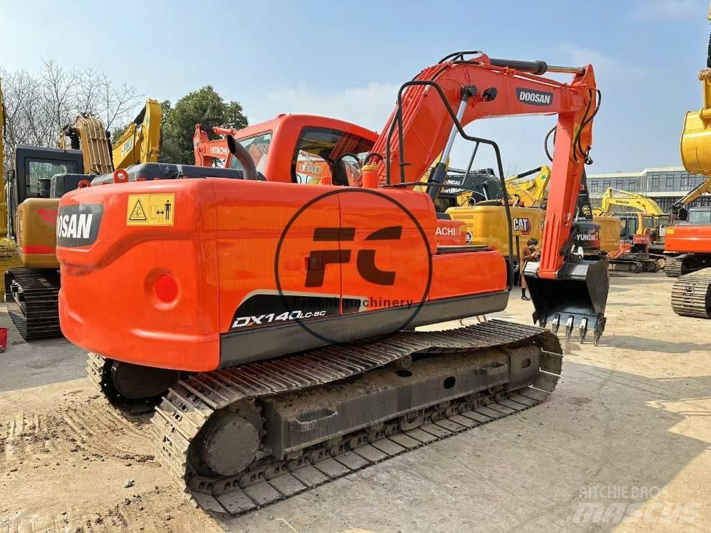 Doosan DX 140 Escavatori cingolati
