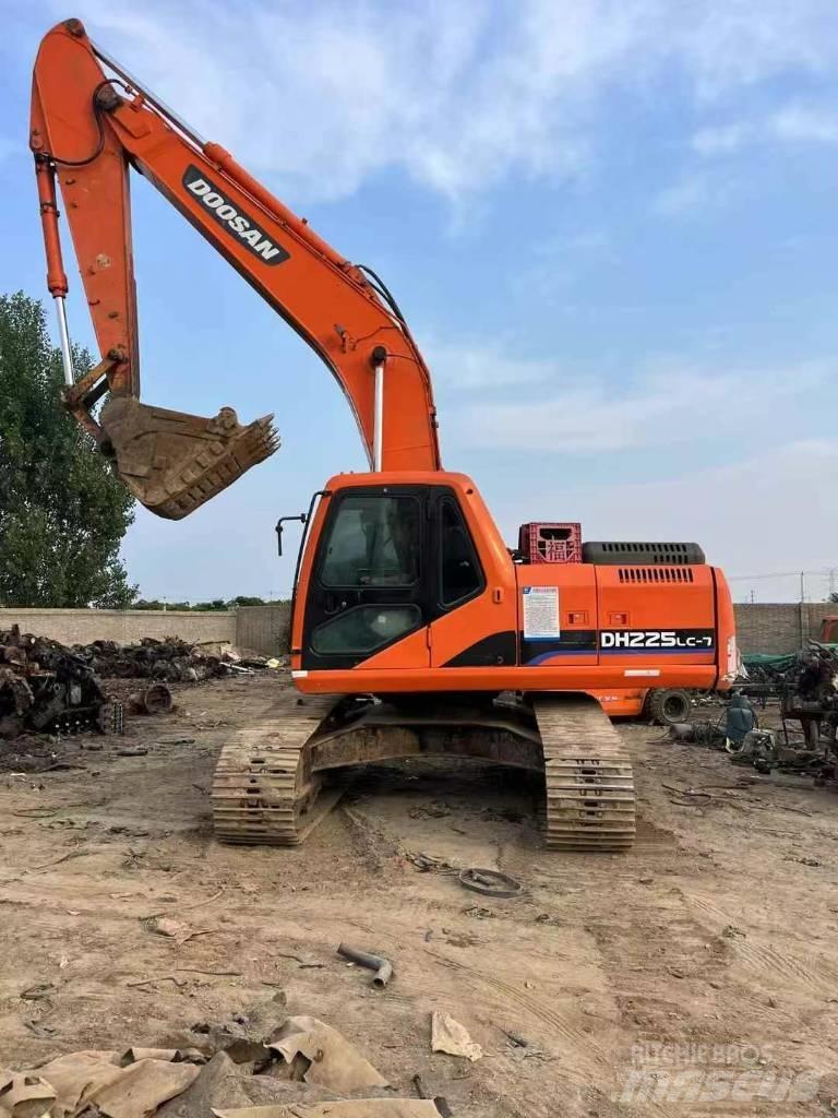 Doosan DH 225 LC-9 Escavatori cingolati