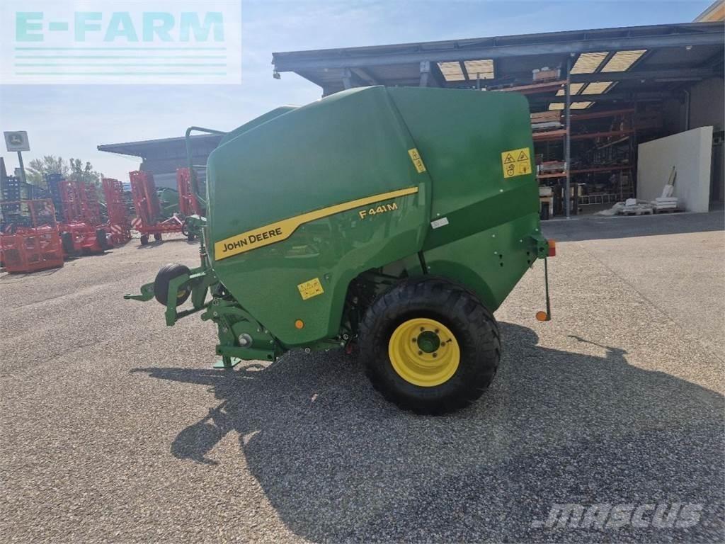 John Deere F441M Presse quadre