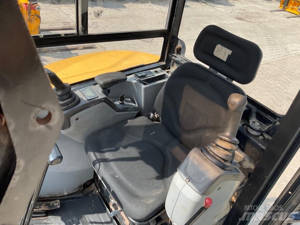 CAT 302.7 D CR Miniescavatori
