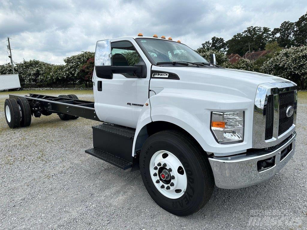 Ford F-750 Autocabinati