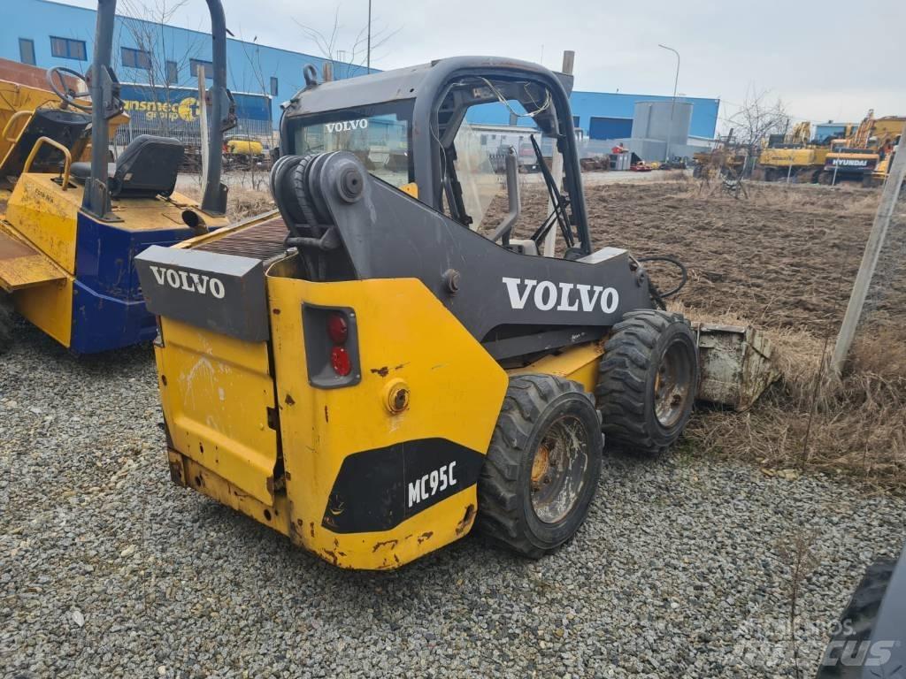 Volvo MC 95 C Mini Pale Gommate