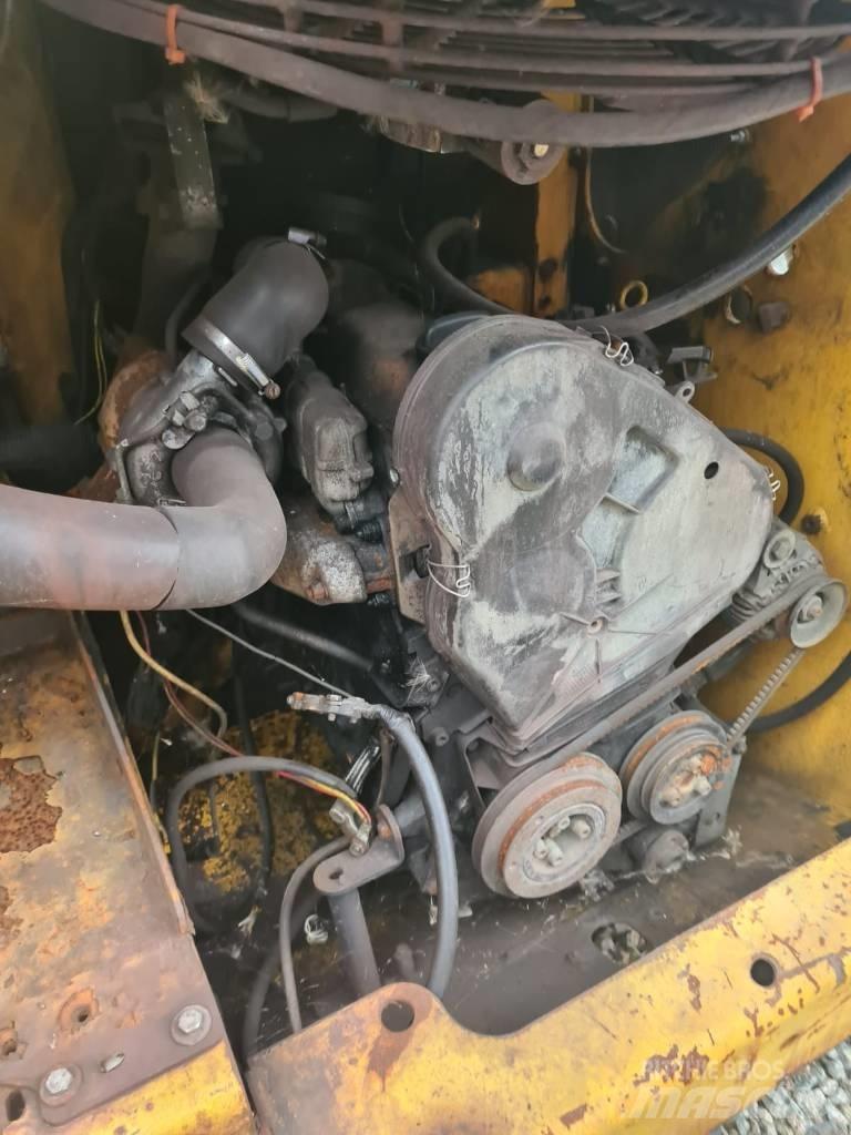 Volvo MC 95 C Mini Pale Gommate