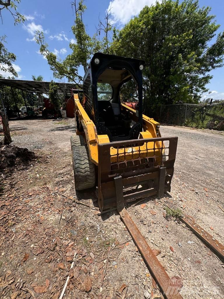 CAT 242 D Mini Pale Gommate