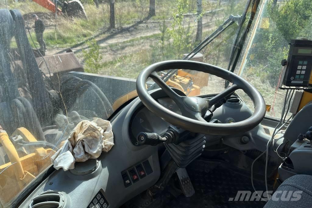 Volvo L 220 Pale gommate
