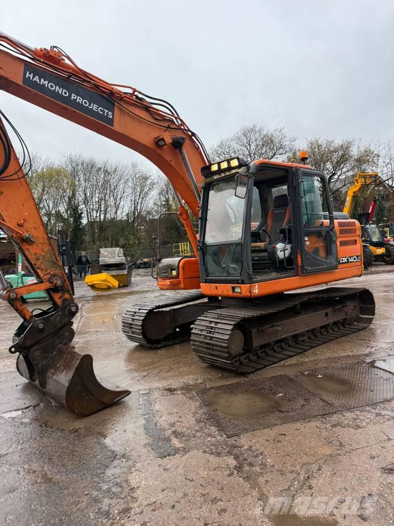 Doosan DX 140 Escavatori cingolati