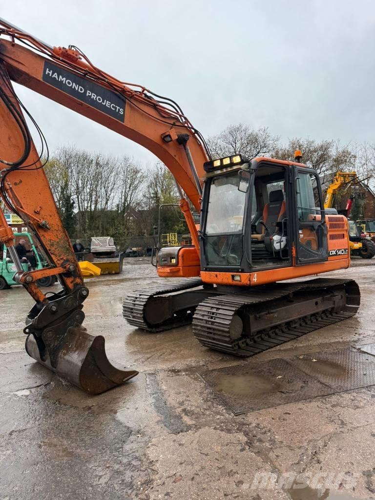 Doosan DX 140 Escavatori cingolati