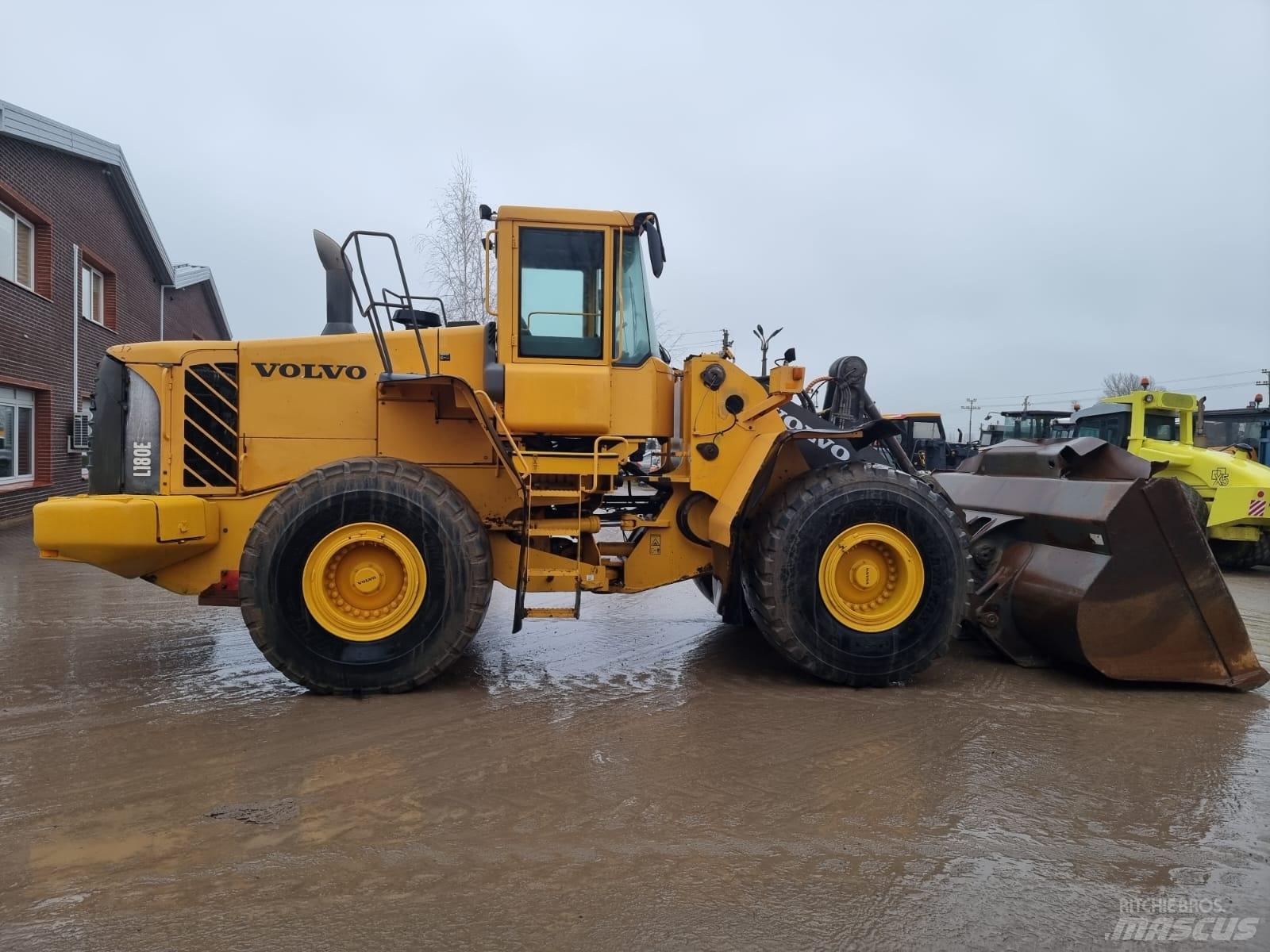 Volvo L180 E Pale gommate