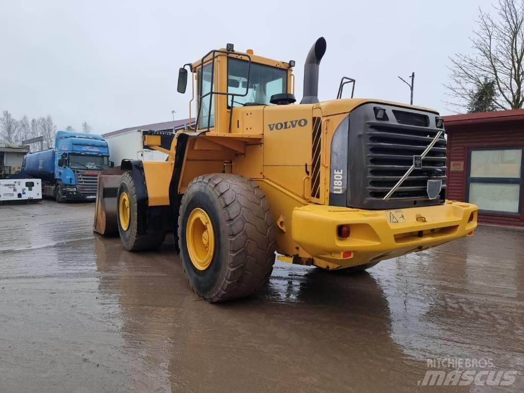 Volvo L180 E Pale gommate