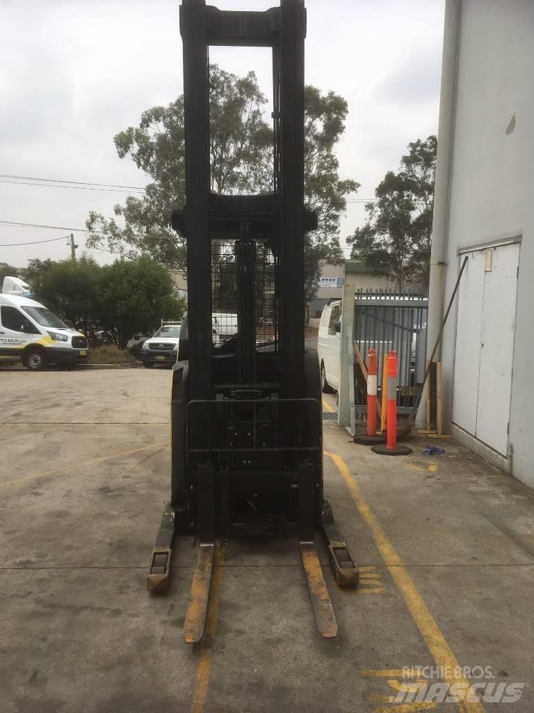 Hyster N35ZDR Carrello retrattile