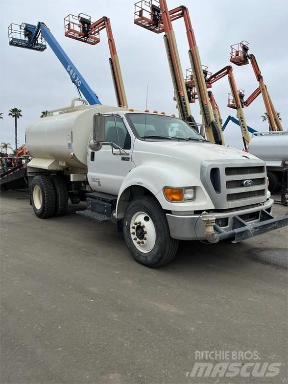 Ford F750 Cisterna