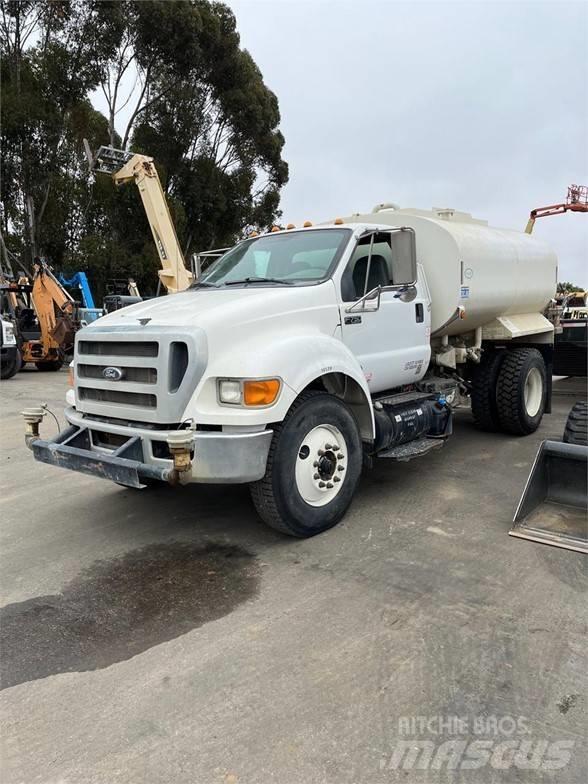 Ford F750 Cisterna