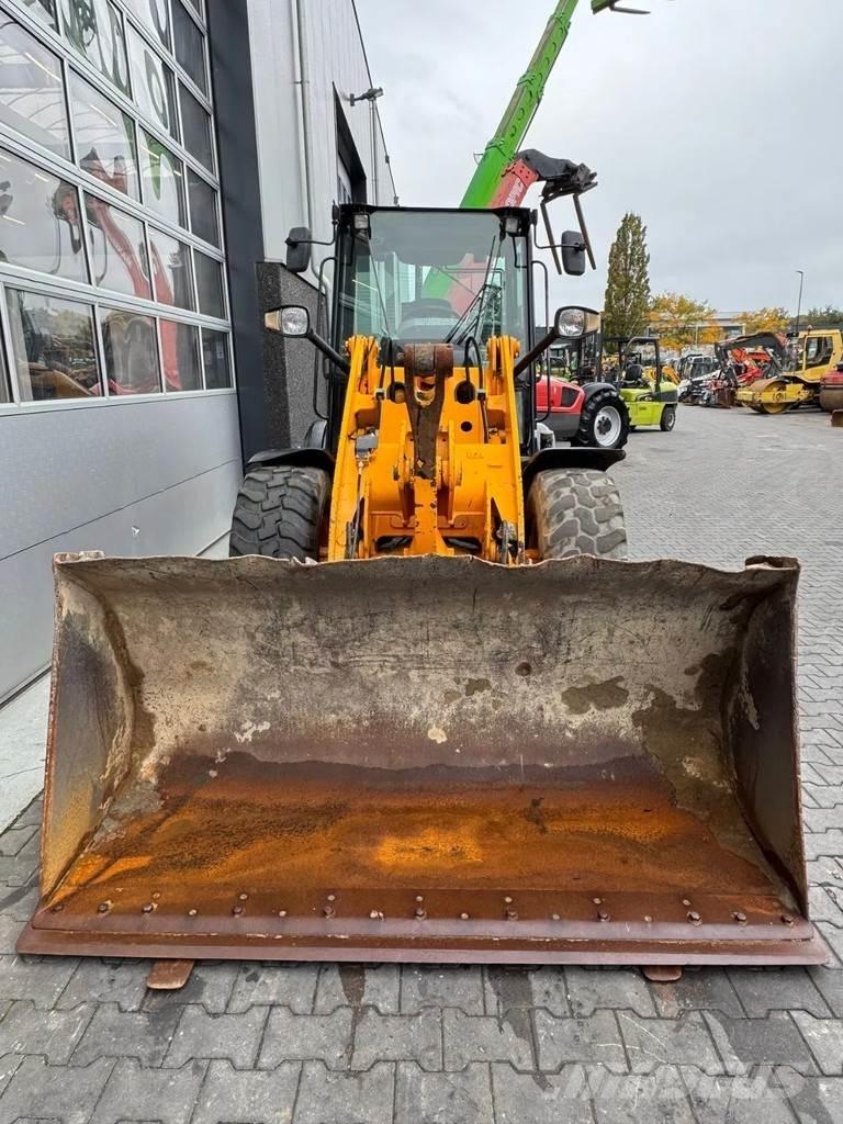 CAT 906H2 Pale gommate